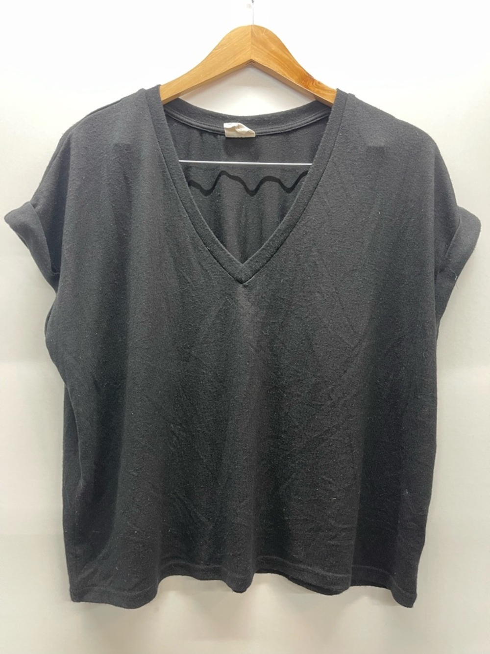 Mod Ref Women's Black‎ V-Neck Short Sleeve Knit Blouse